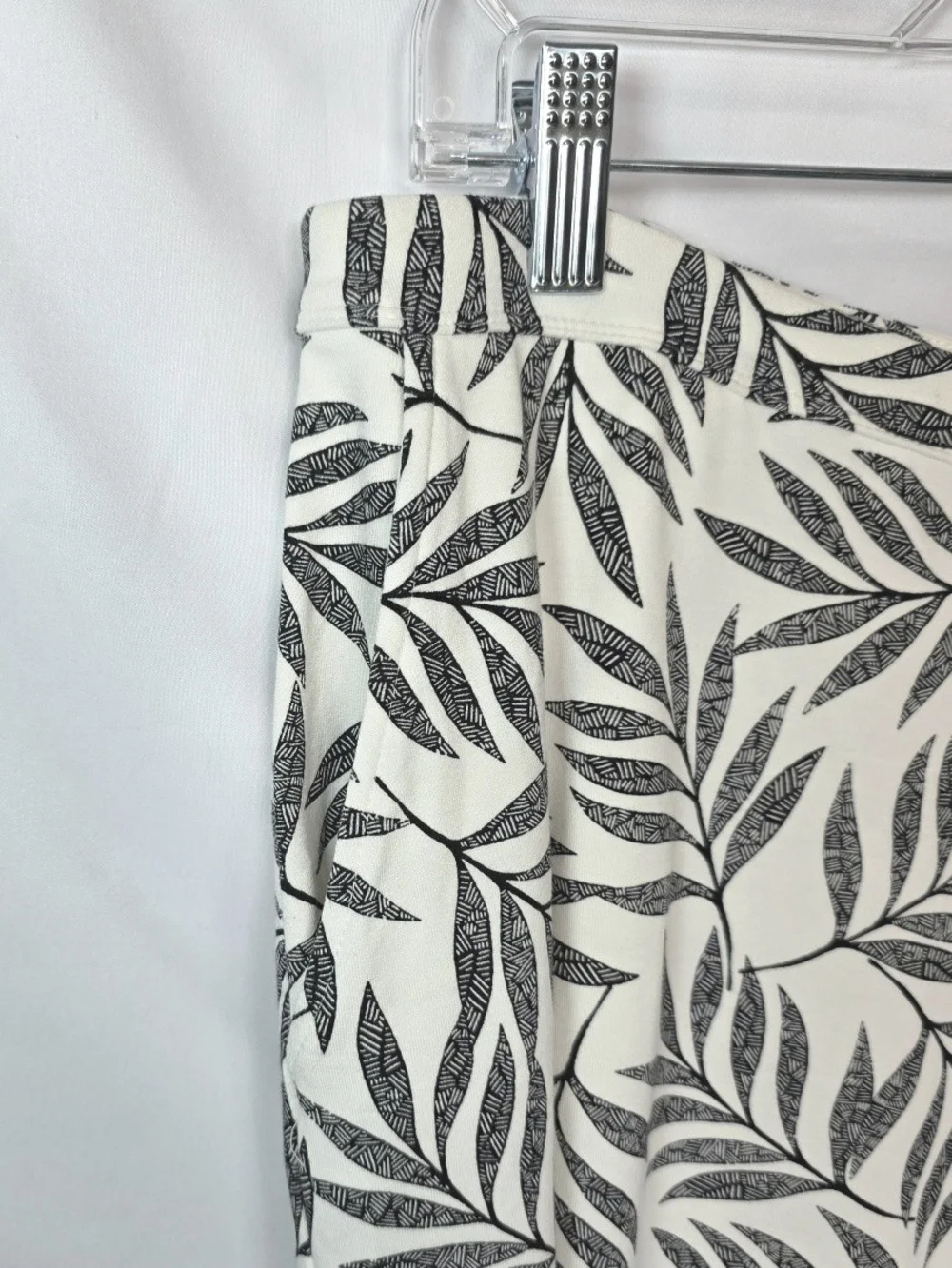 J. Jill Women's Stretch Boho Tropical Leaf Print Wide-Leg Cropped Pants Size L - Picture 4 of 6